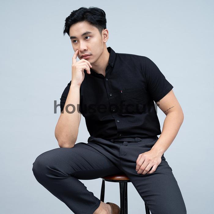 Gambar Kemeja lengan pendek pria formal slim fit hitam houseofcuff - XXXL dari House of Cuff undefined Tokopedia
