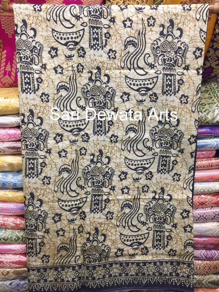 Gambar Kain Kamen Batik Bali Balinese Sarong Motif Corak Barong - Cream dari Sari Dewata Arts undefined Tokopedia
