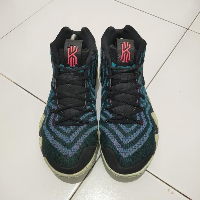 Sepatu Second Nike Kyrie Ep Black Laser Fuchsia 943807-007 Size 42
