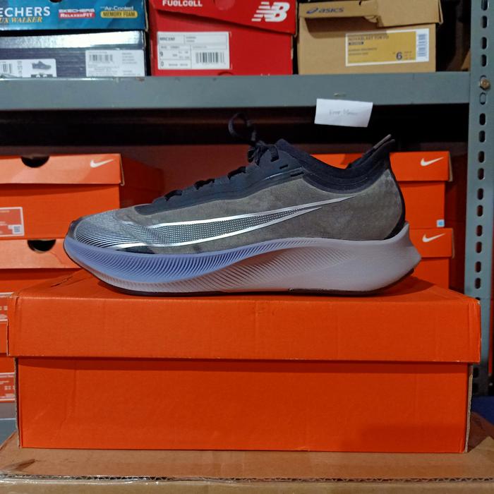 Jual SEPATU LARI PRIA NIKE ZOOM FLY 3 THUNDER GREY AT8240001 Jual SEPATU LARI PRIA NIKE ZOOM FLY 3 THUNDER GREY AT8240001