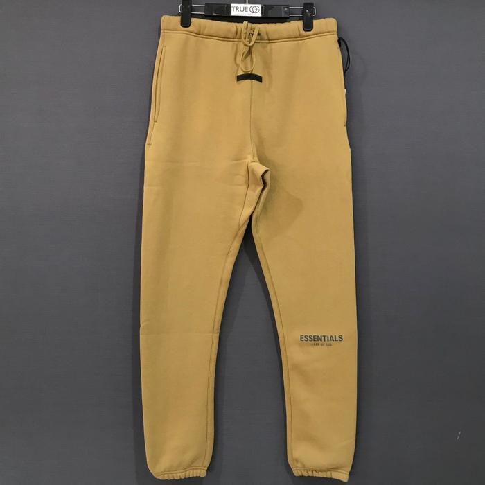Gambar Fear Of God Essentials FW21 Sweat Pants 100% Original - Amber, XS dari True OG Kicks undefined Tokopedia