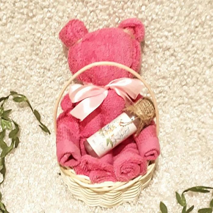 Gambar souvenir animal towel beruang hampers ulang tahun birthday hampers - hand sanitizer dari allena handmade and craft undefined Tokopedia