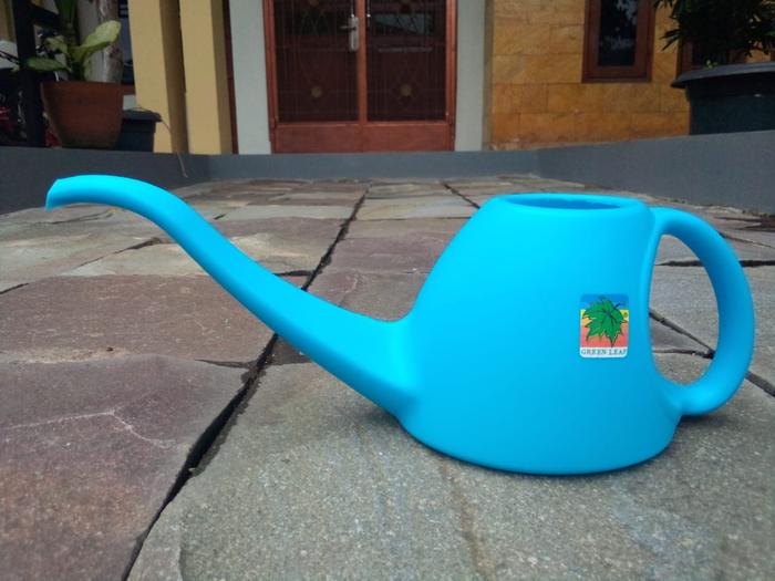 Gambar SIRAMAN BUNGA GREEN LEAF 0,5lt-1099/SIRAMAN MINI/SIRAMAN CANTIK - Biru dari Bumi Flora80 undefined Tokopedia