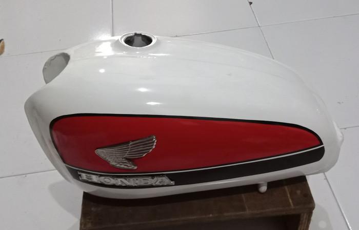 Gambar Tangki dan jok CB 100 glatik dilan merah - TANGKI SAJA dari motorclassic undefined 4 Tokopedia