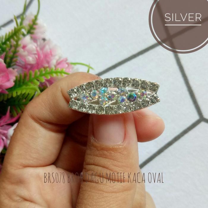 Gambar Bros dagu kaca motif oval bros jilbab tuspin perhiasan haiman hijab - SILVER dari Haniman Hijab undefined Tokopedia