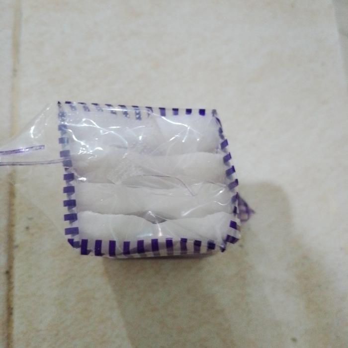 Gambar Kamper /Kapur Barus Kotak 4x4 cm WINROSE - 1 pcs (isi 4) dari Toko Kelontong HOK undefined Tokopedia