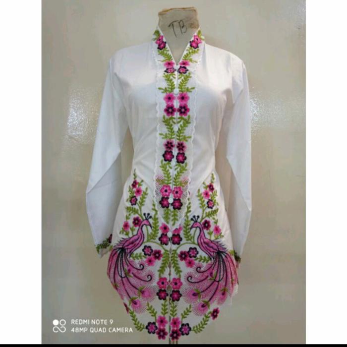 Gambar READY ATASAN KEBAYA ENCIM BORDIR BURUNG MERAK - Putih, XXL dari TOKO KEBAYA ENCIM RD2 undefined Tokopedia