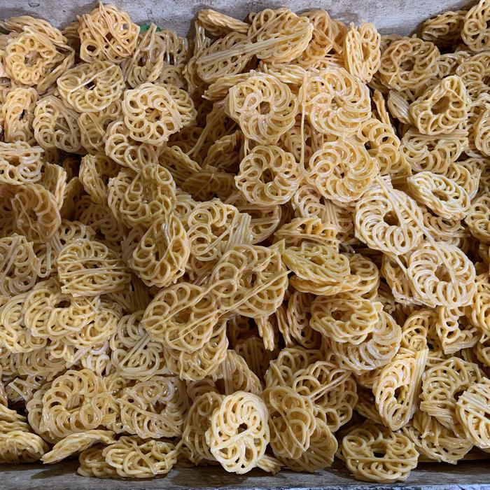 Gambar Kerupuk mawar kuning / kerupuk scl - 500 gram dari Sayfruit undefined Tokopedia