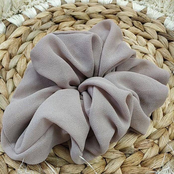 Gambar IKAT RAMBUT SCRUNCHIE CEPOL HIJAB POLOS JUMBO Ikat Rambut Karet Wanita - CEPOL COKSU dari Zisel Store undefined Tokopedia