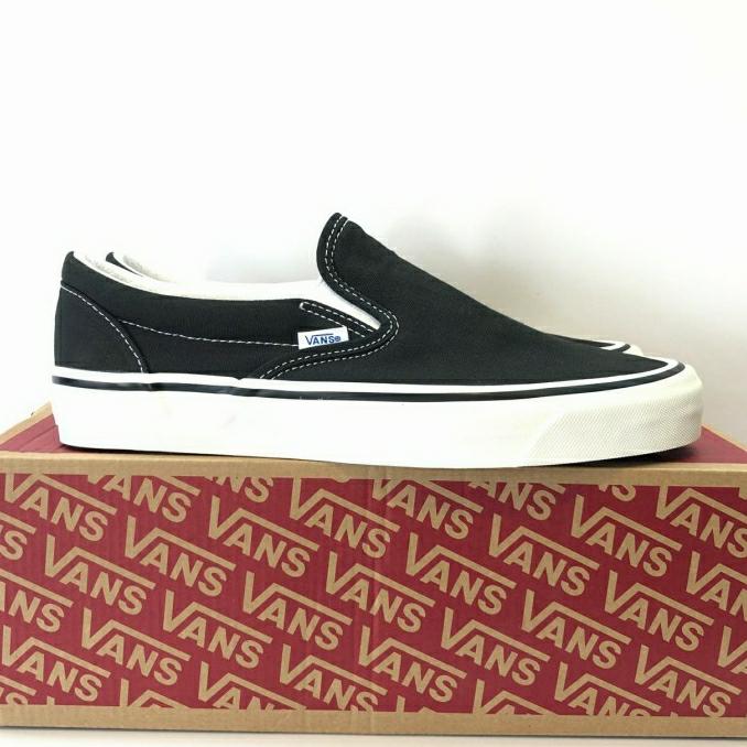 Jual VANS SLIP ON ANAHEIM BLACK/WHITE 10us 43eu Kota