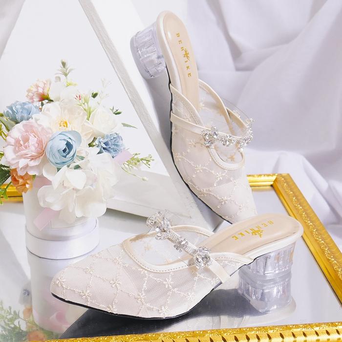 Gambar Bernike Devinna Sepatu Pesta Wanita Brukat Heels Kondangan - CREAM, 36 dari BERNIKE -STORE undefined Tokopedia