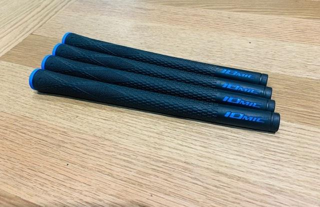 Gambar Grip Golf Iomic Sticky Evolution 1.8 - Black Blue dari Golf Armour Indonesia undefined Tokopedia