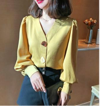Gambar Blus Kancing Model Tangan Balon Soft Color - crem dari GROSIR KOREAN FASHION undefined Tokopedia