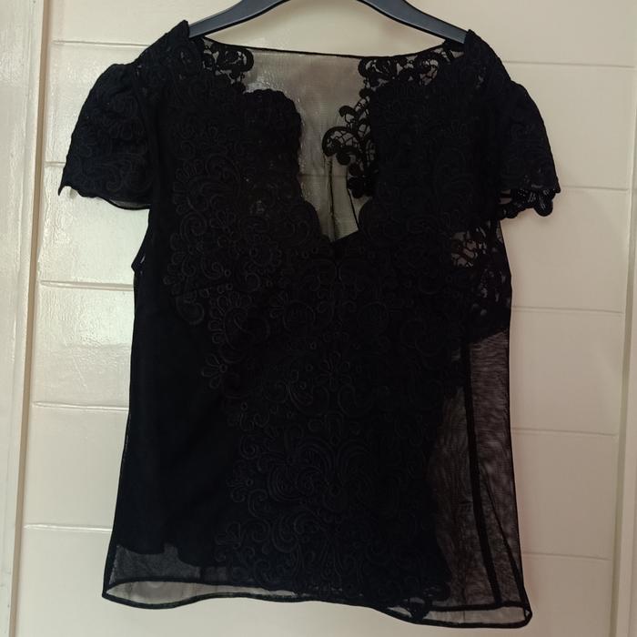 Gambar baju blouse top wanita hitam brukat bordir free inner Gather Beauty dari Kellyn Shopaholics undefined Tokopedia
