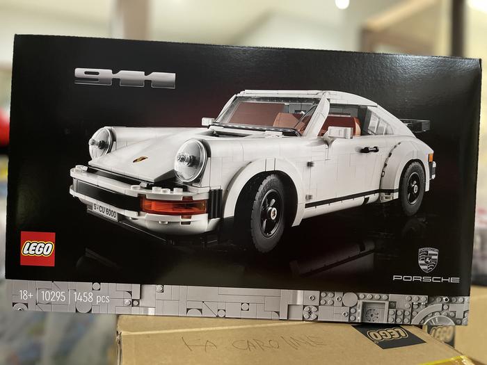 Gambar LEGO 10295 PORSCHE 911 ORIGINAL LIMITED STOCK LEGO PREMIUM COLLECTION - DUS MULUS dari HelloJello undefined Tokopedia