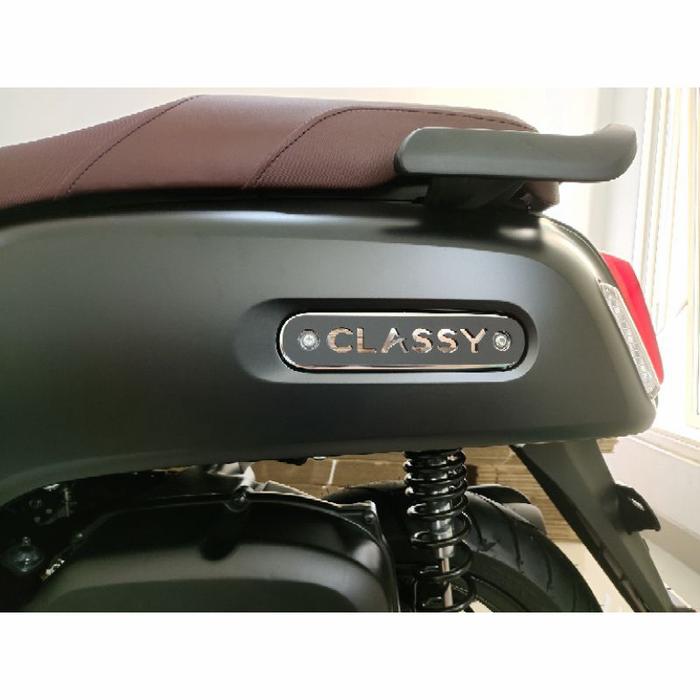 Gambar Emblem Samping Logo Panel Body Samping Yamaha Fazzio Classy - Satuan - CLASSY HITAM dari Kings Motor Shop undefined Tokopedia