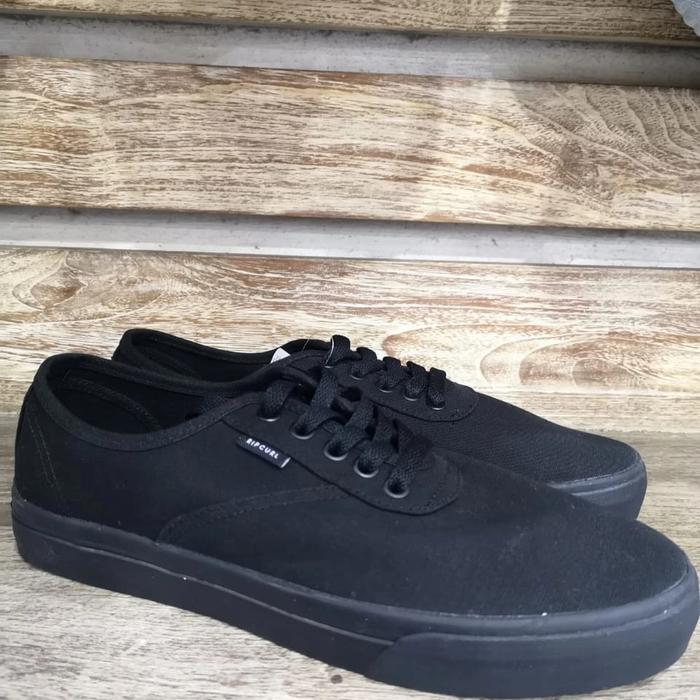 Gambar Sepatu Ripcurl Track Pluss Full Black Original - Hitam, 44 dari himawan_jastipBali undefined 4 Tokopedia