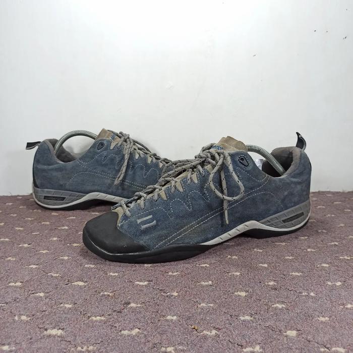 Gambar SEPATU HIKING ZAMBERLAN 105 PARROT RR dari ABLOTEK_SECBRAND undefined Tokopedia