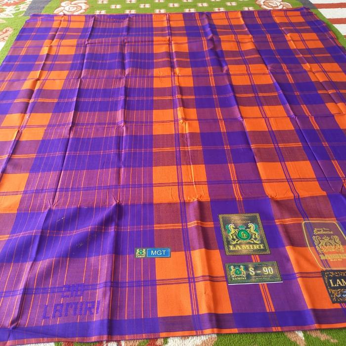 Gambar Sarung lamiri KDT full sutra terbaru kain lembut tebal - 3, garis dari @nggunfashion95 undefined Tokopedia