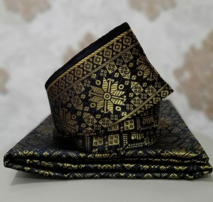 Gambar SET TANJAK DAN SARUNG SONGKET KHAS MELAYU RIAU ORNAMEN PUCUK REBUNG - Hitam emas Elg dari Budak Melayu Riau undefined Tokopedia
