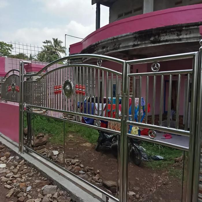 Gambar pagar pintu stainless dari razz mandiri putra undefined Tokopedia