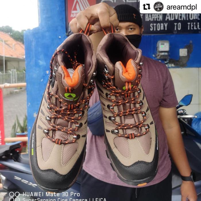 Gambar Sepatu Gunung / Hiking Outdoor Pro LYNK DISKON lebih dari 10% - Brown, 45 dari AREA MDPL ADVENTURE undefined Tokopedia