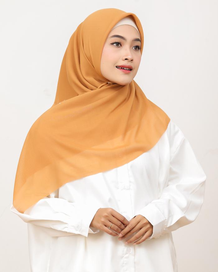 Gambar Texla Scarf - Kerudung Segi Empat Polos Premium Kamala - gold ochre dari Umama Scarf_NEW undefined Tokopedia
