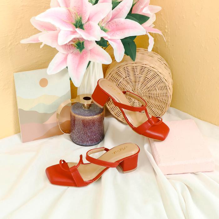 Gambar Alivelovearts Pillow Sendal Strap Heels Hak Tahu Wanita - Merah, 36 dari Alivelovearts undefined Tokopedia