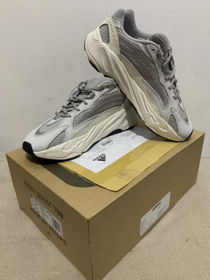 Yeezy Boost 700 Static Adidas Yeezy Boost 700 V2 'Static' Sepatu