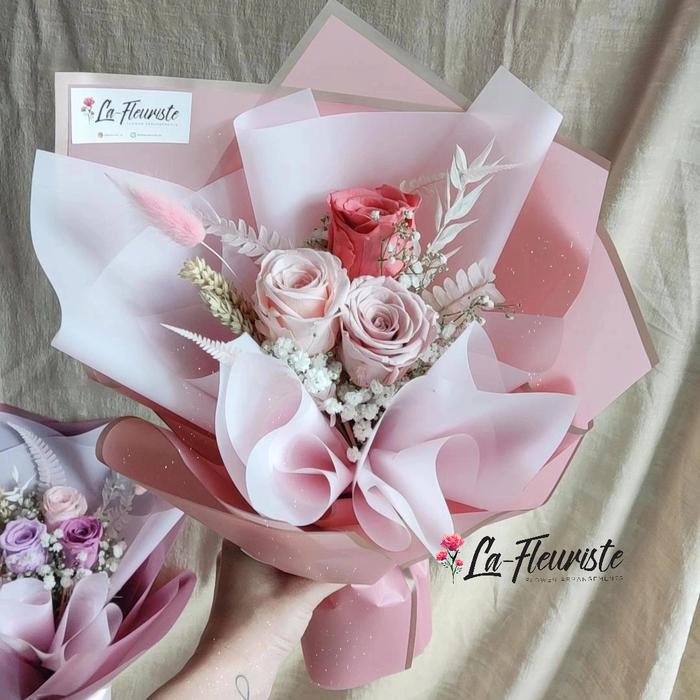 Gambar Bunga abadi | preserved flower | buket wisuda | buket ulang tahun lp40 - Pink, softcover dari La Fleuriste undefined Tokopedia