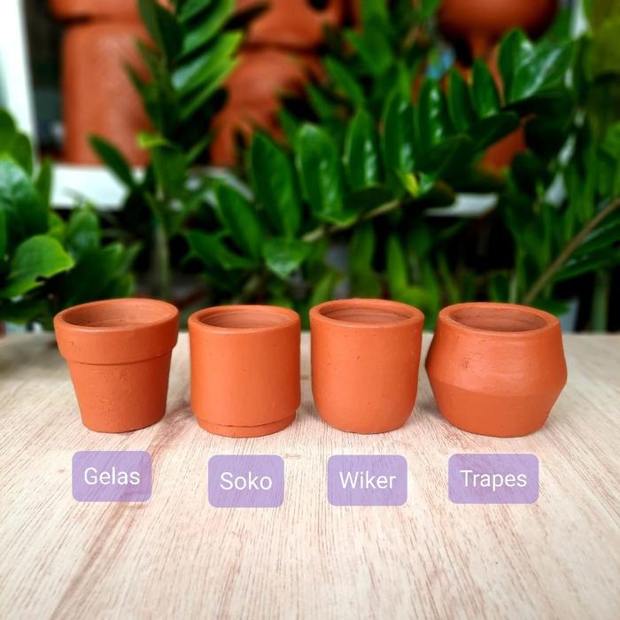 Gambar Pot terakota tanah liat gerabah mini sukulen kaktus - Soko mini dari AlmeraPot undefined Tokopedia