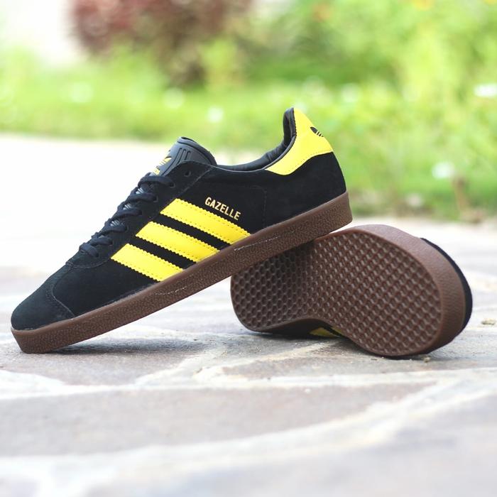 Sepatu Sneakers Pria Adidas Gazelle BW 