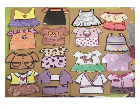 Gambar [ PAPER DUCK / MAINAN ANAK VIRAL / 1 SET PAPER DUCK ] - 10baju+asesoris, Tema Random dari GriseldaMirabella undefined Tokopedia