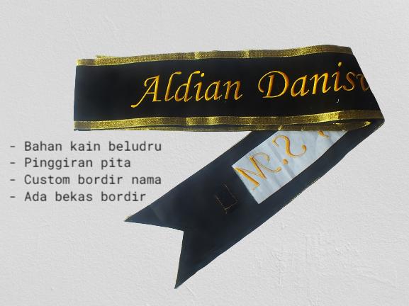 Gambar Selempang Wisuda Renda dan Pita SEHARI JADI | Slempang Sash Bordir Selendang - Pita Selapis dari Selempang Bombastis undefined Tokopedia