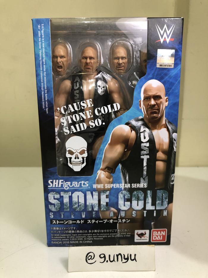 Wwe フィギュア  shフィギュアーツ rock stonecold Amazon.com: Bandai Tamashii Nations S.H. Figuarts Stone Cold