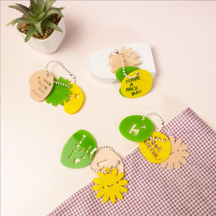 Gambar Pep Talk Keychain - Gantungan Kunci - Ganci Akrilik - Hariku Studio - Bookworm dari Hariku Studio undefined Tokopedia