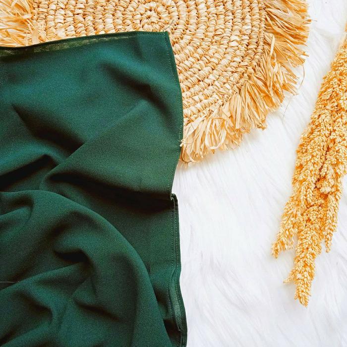 Gambar Pasmina Tali Karet 200x75 Pashmina Instan Karet Panjang Jumbo Grosir M - zamrud/Ijo Boto dari PriamanHijab undefined Tokopedia