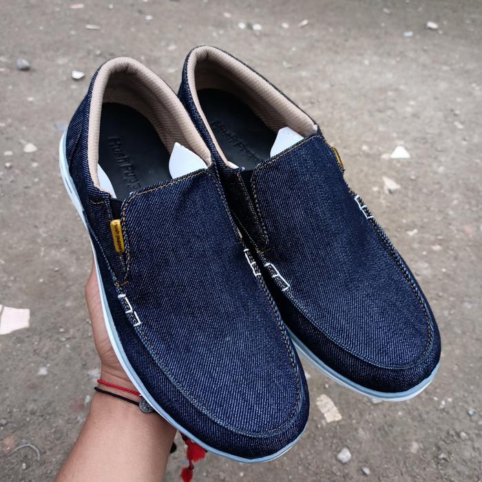 Gambar Sepatu Selop Hush Puppies Navy Jeans , Sepatu Casual Hush Puppies pria - navy jeans, 39 dari qimexsport undefined Tokopedia