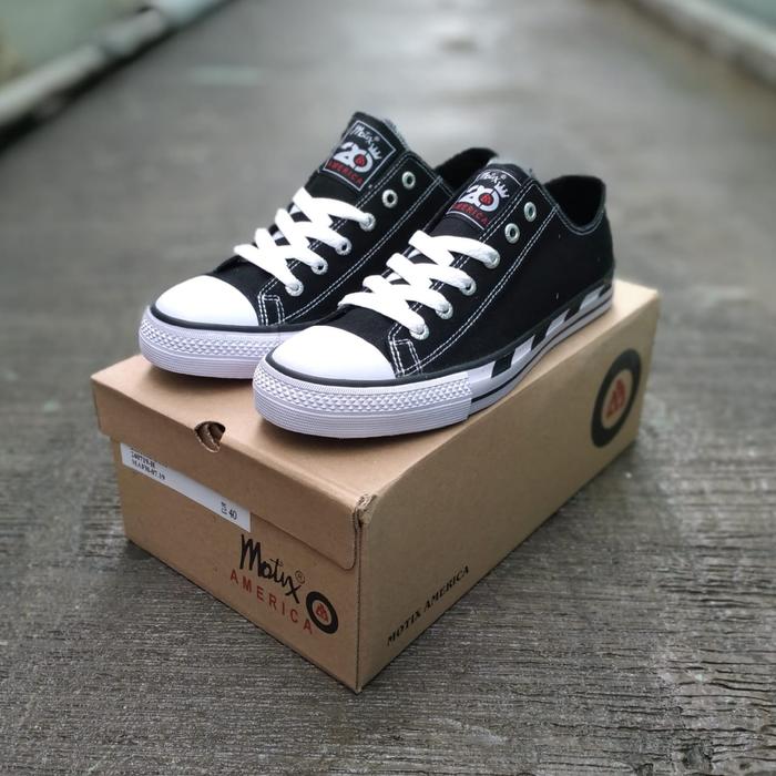 Gambar Sepatu sneakers motix pria wanita / sepatu motix america original - Black White Low, 43 dari mita'shoes undefined Tokopedia