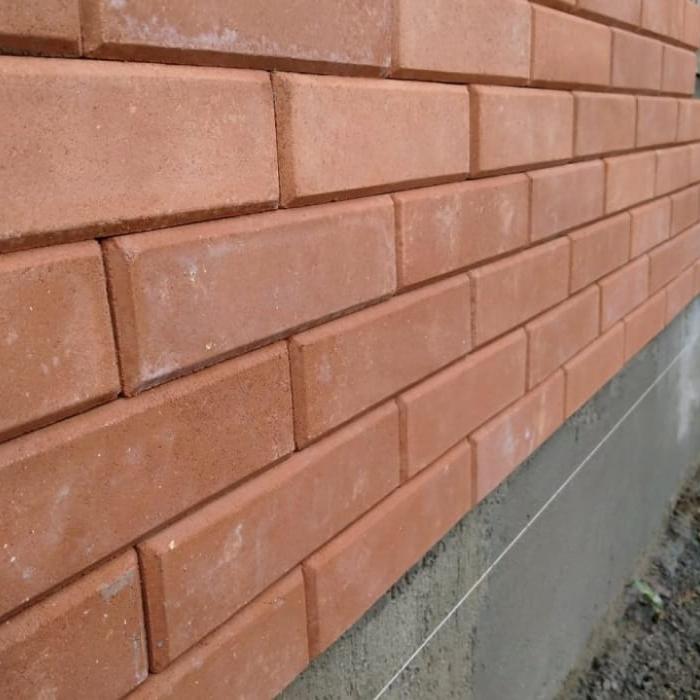 Gambar Bata Merah Tempel Rustic Hitam Trackota Bata Tempel Bavel Classic - Merah Bata dari HAN Construction undefined Tokopedia