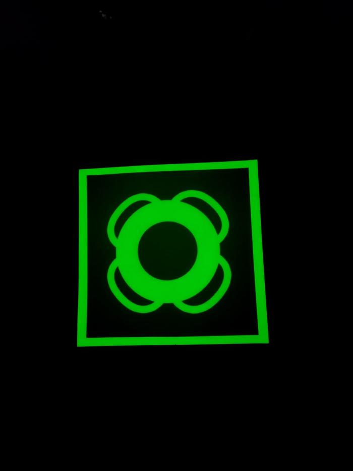 Gambar Stiker Kapal GLOW IN THE DARK SAFETY SIGN WITHOUT TEXT LIFEBUOY - GLOW INTHEDARK dari pancawarnaprinting undefined Tokopedia