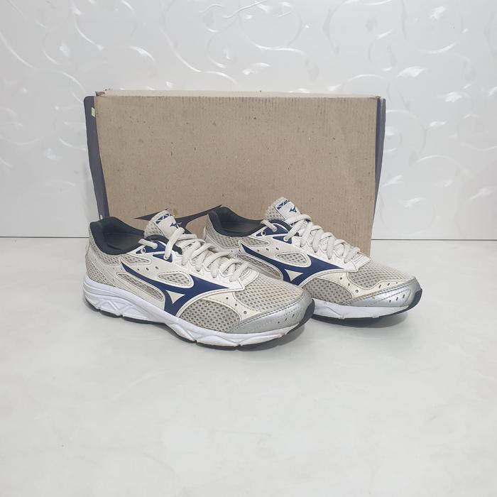 Gambar Sepatu MIZUNO JEPANG Size 33 sd 34 sd 35 - Original 100% Second dari SeniBersama undefined Tokopedia
