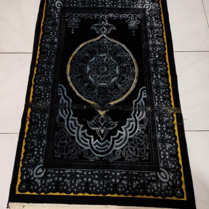 Gambar sajadah yakar grade souvenir pernikahan grosir murah - Hitam dari jokosenopati undefined Tokopedia