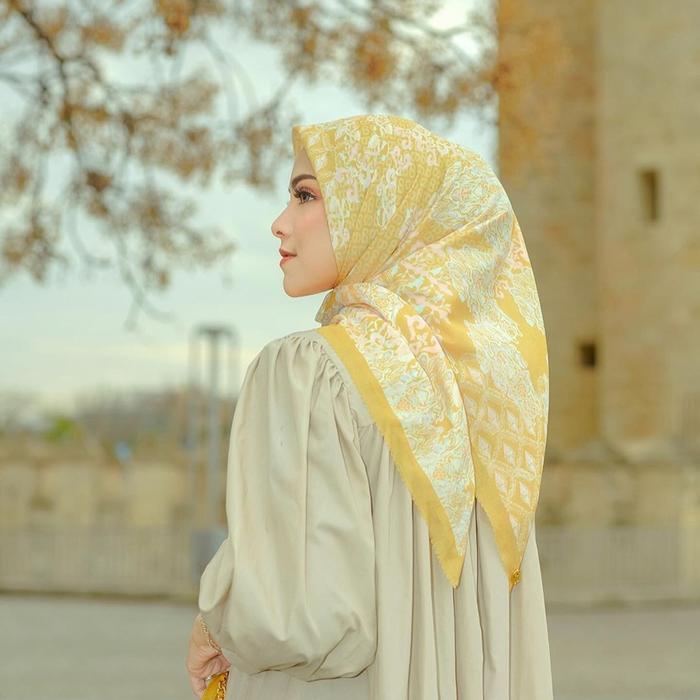 Gambar Buttonscarves The Granada Series - Lemon dari Pulchra Store undefined Tokopedia