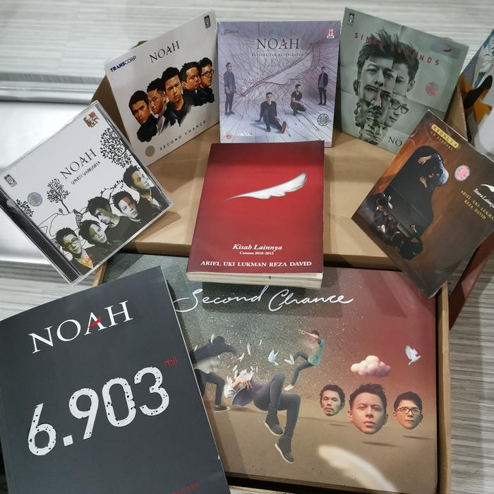 Gambar NOAH CD COLLECTION ALL ALBUM ALL BOOKS ORIGINAL WITH BOX SECOND CHANCE dari Shopeegadgetstore undefined Tokopedia