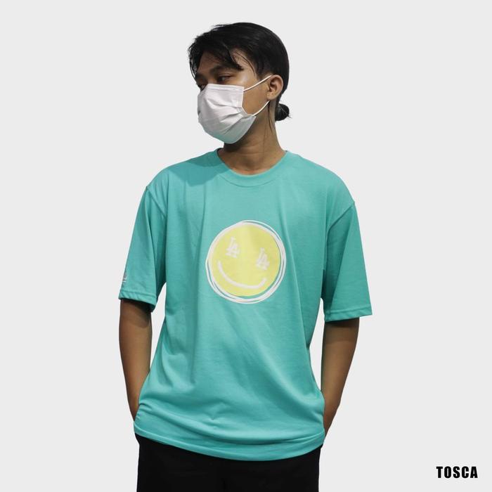 Gambar Kaos MLB Smile Logo Overfit T-Shirt Original - Tosca, XL dari sisaexportinc undefined Tokopedia