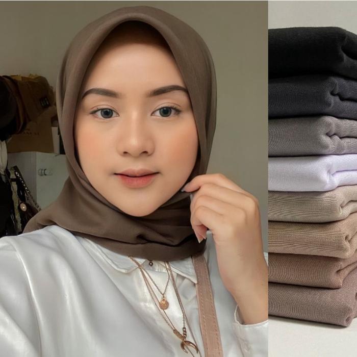 Gambar PREMIUM DAN TERMURAH Hijab Termurah Jilbab Segiempat Paris Premium - Putih dari JBX HELM undefined Tokopedia