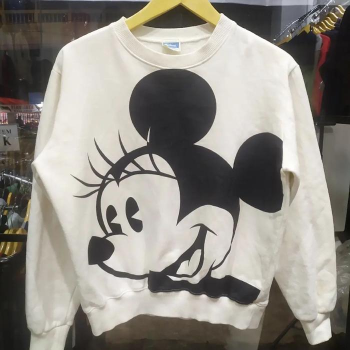 harga crewneck disney