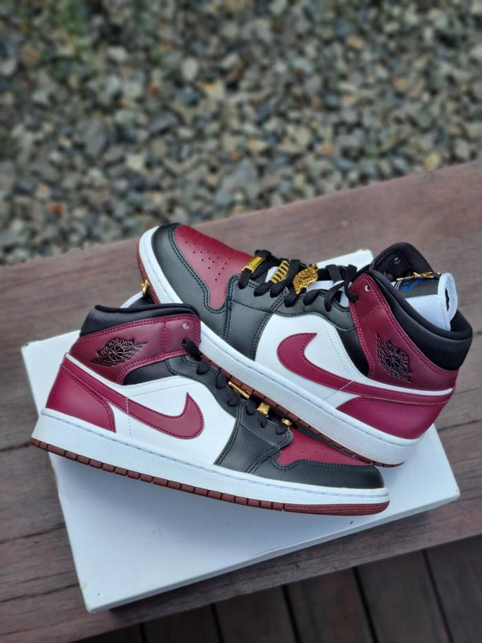 100 Authentic Nike Air Jordan Mid Se Gold Pendant