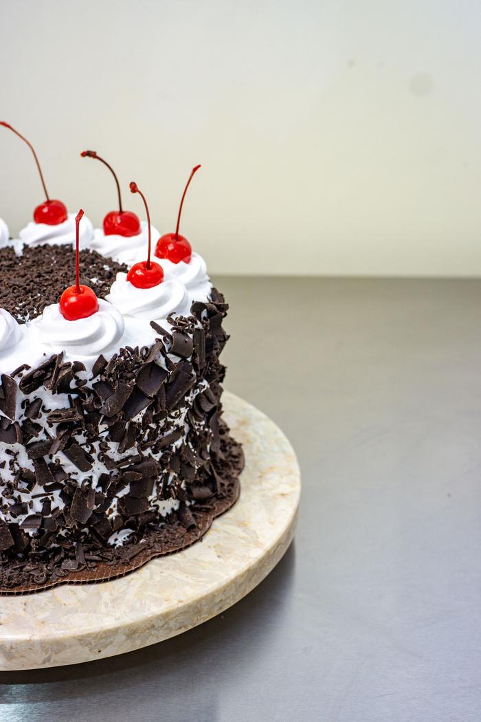 Gambar Blackforest Cake Black forest with Rum - Whole dari MujaBakes undefined Tokopedia